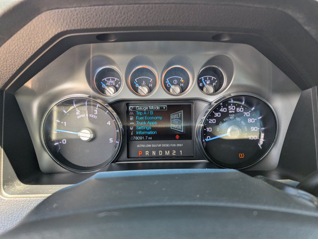 Used 2015 Ford F250 Platinum w/ FX4 Off-Road Package AWD/4WD image 16