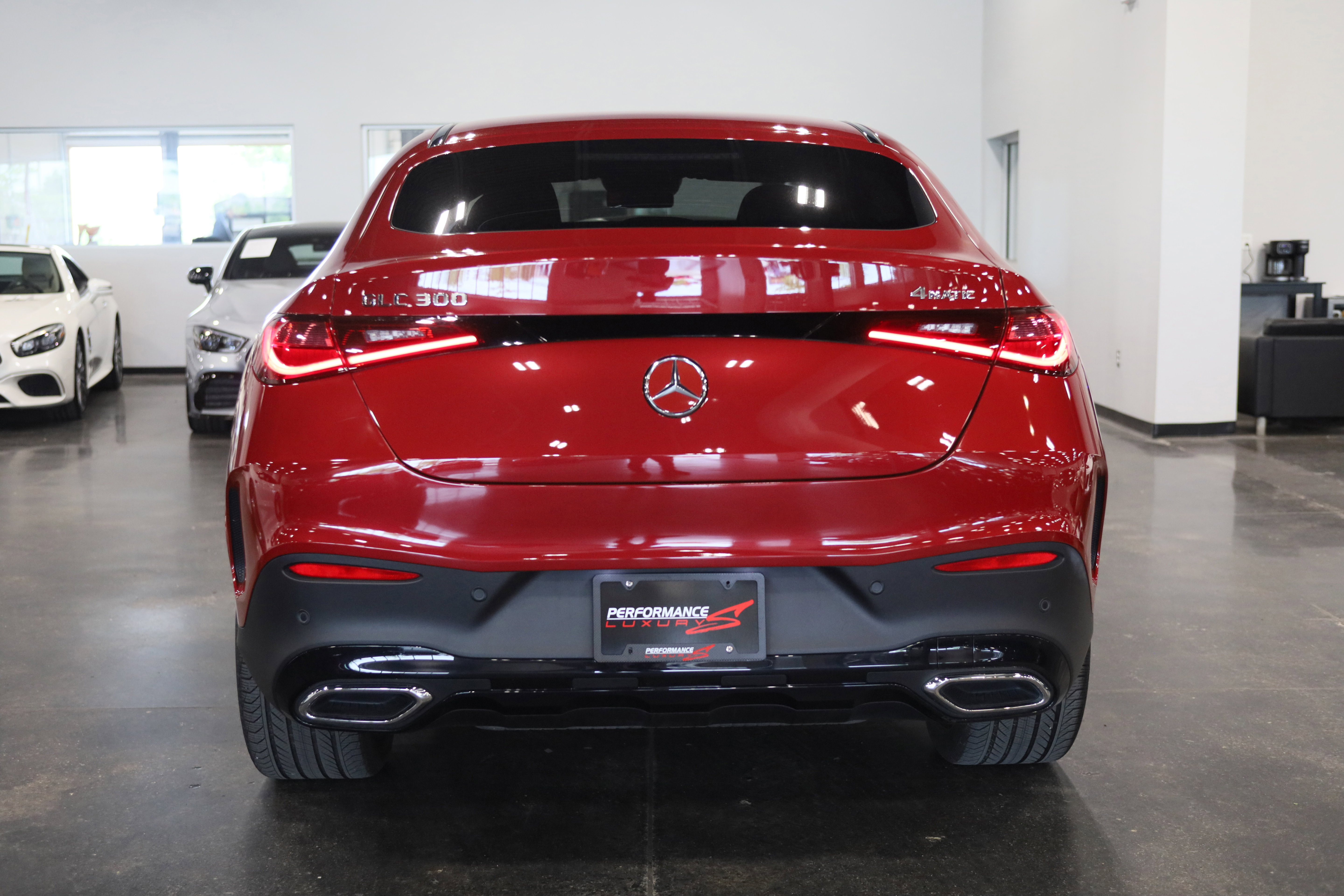 Used 2024 Mercedes-Benz GLC 300 4MATIC image 5