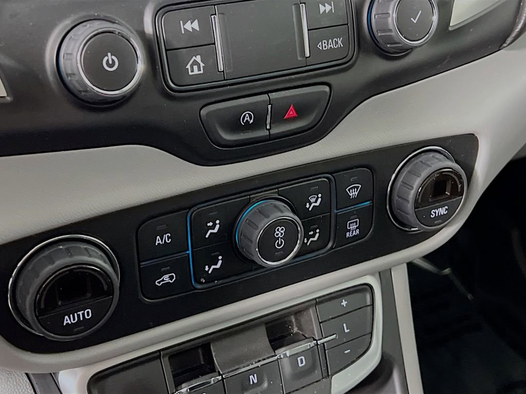 Used 2022 GMC Terrain SLT w/ Infotainment Package II AWD/4WD image 15