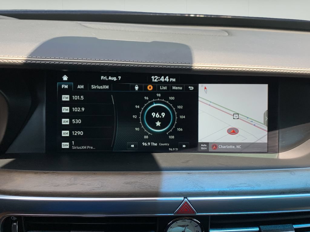 Used 2022 Genesis G90 5.0 Ultimate RWD image 26