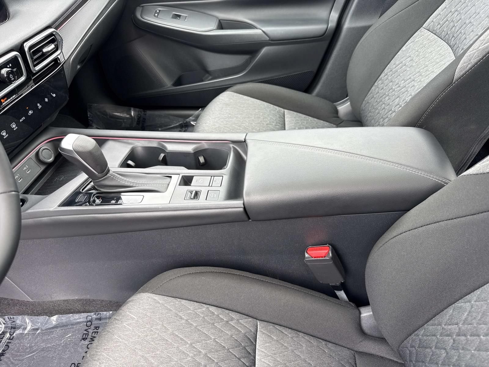 Certified 2026 Nissan Sentra SV w/ SV Convenience Package FWD image 21