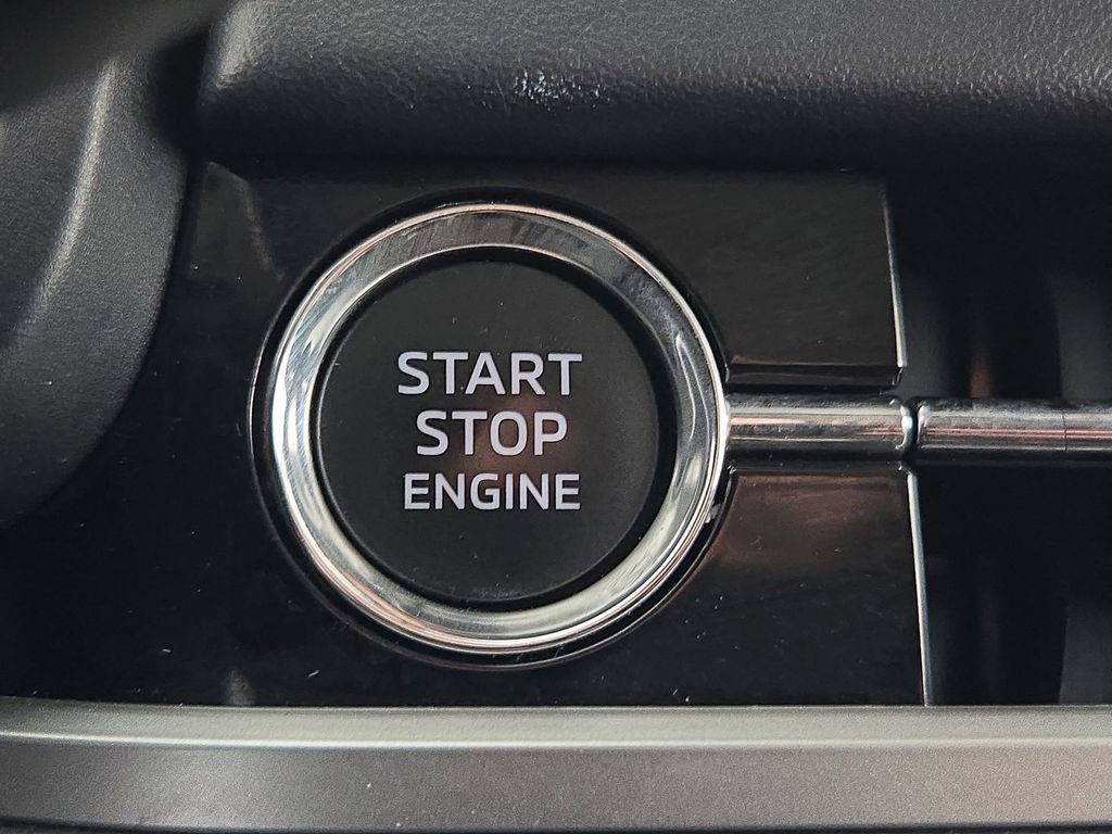 Used 2024 Mitsubishi Outlander SE image 22