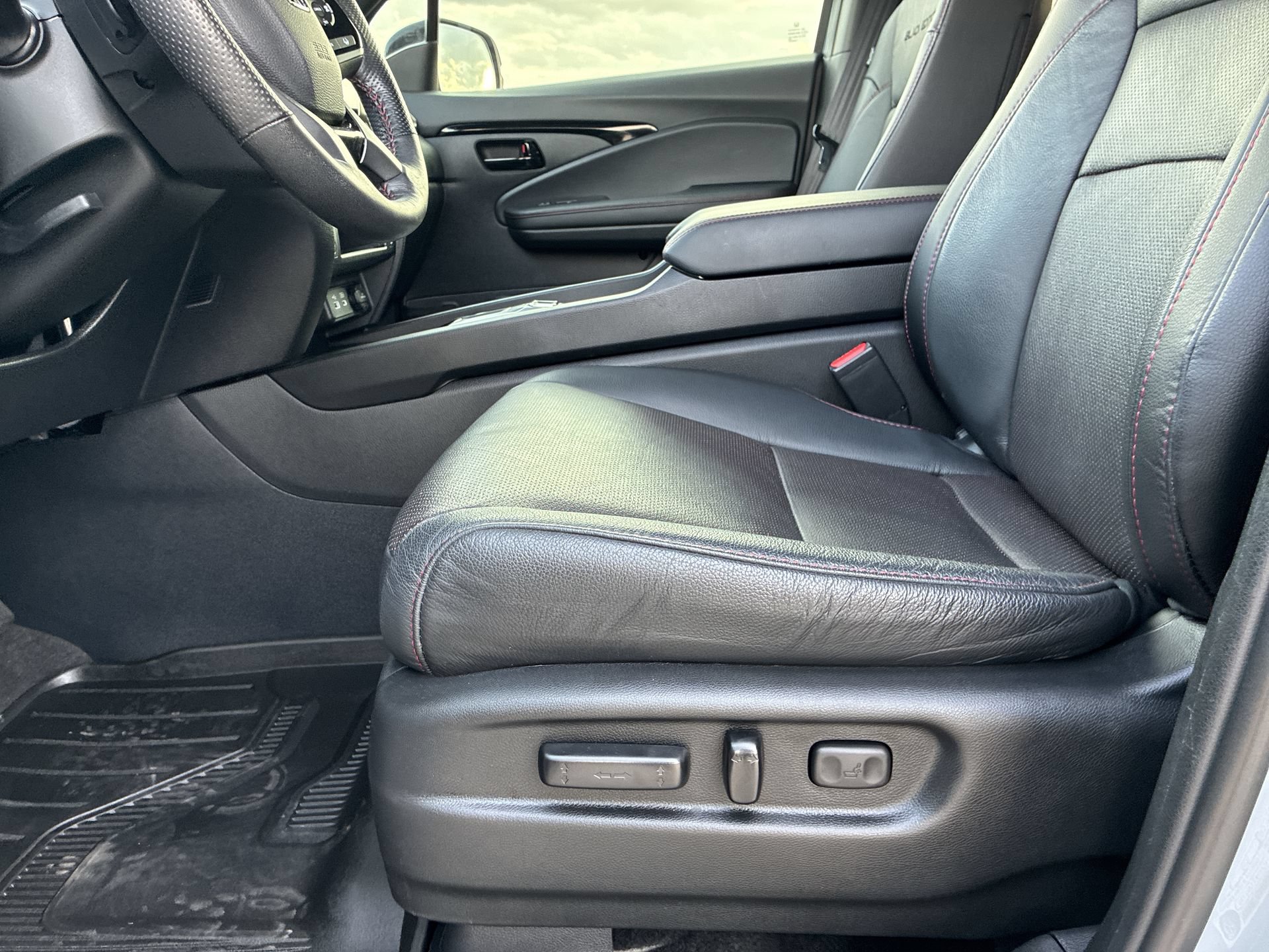 Certified 2024 Honda Passport Black Edition image 18
