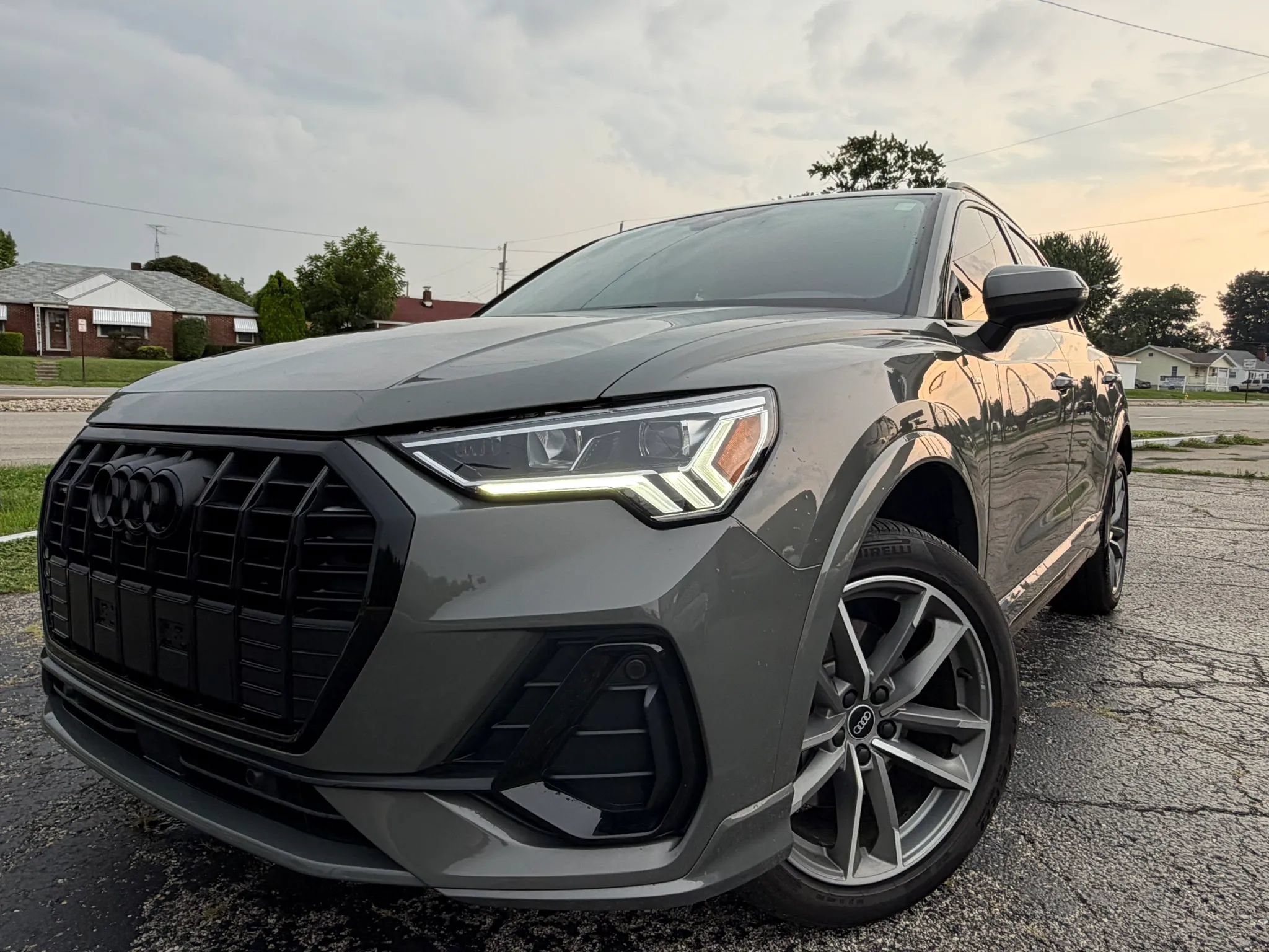 Used 2022 Audi Q3 2.0T Premium Plus w/ Premium Plus Package AWD/4WD image 1