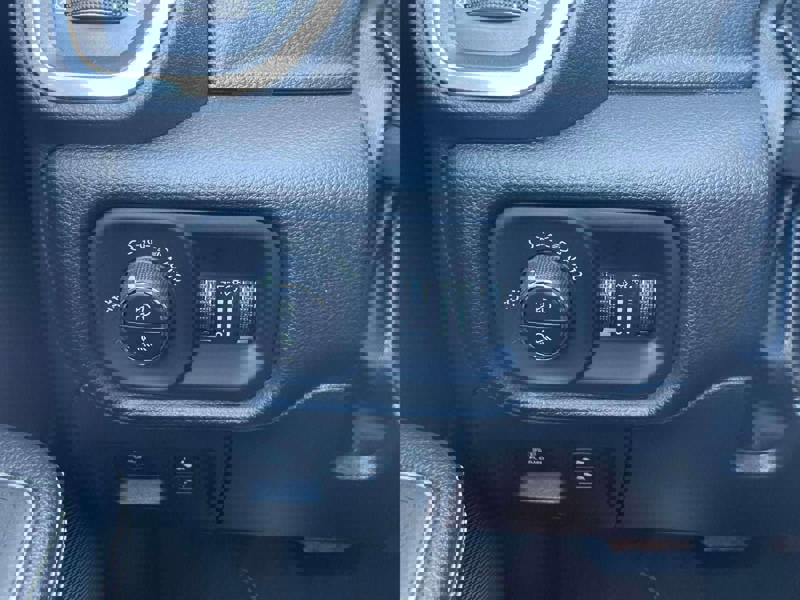 Used 2023 RAM 1500 Laramie image 22