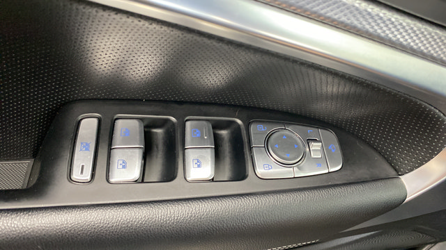Used 2022 Genesis G70 2.0T w/ Prestige Package AWD/4WD image 21