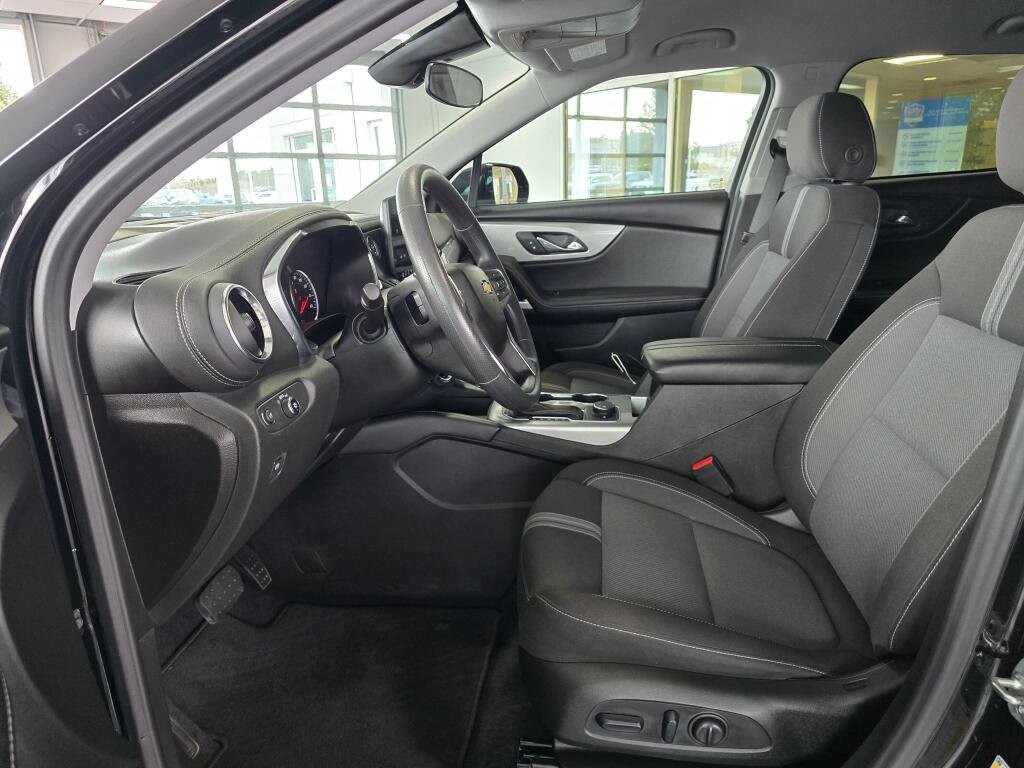 Used 2025 Chevrolet Blazer LT image 19