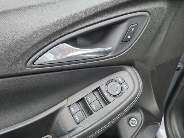 Used 2021 Buick Encore GX Select image 18