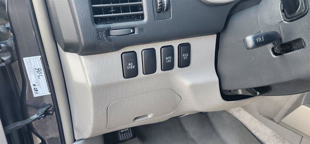Used 2005 Toyota 4Runner Limited RWD image 28
