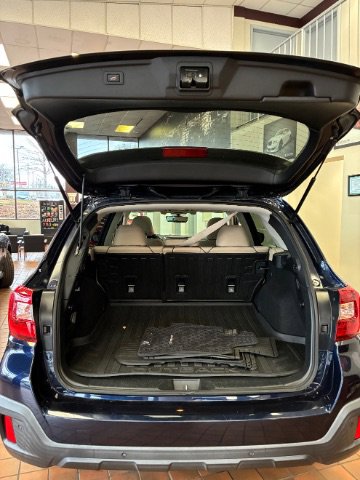 Used 2018 Subaru Outback 2.5i Limited AWD/4WD image 14