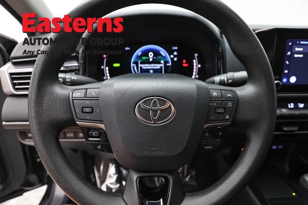 Used 2025 Toyota Camry LE FWD image 10
