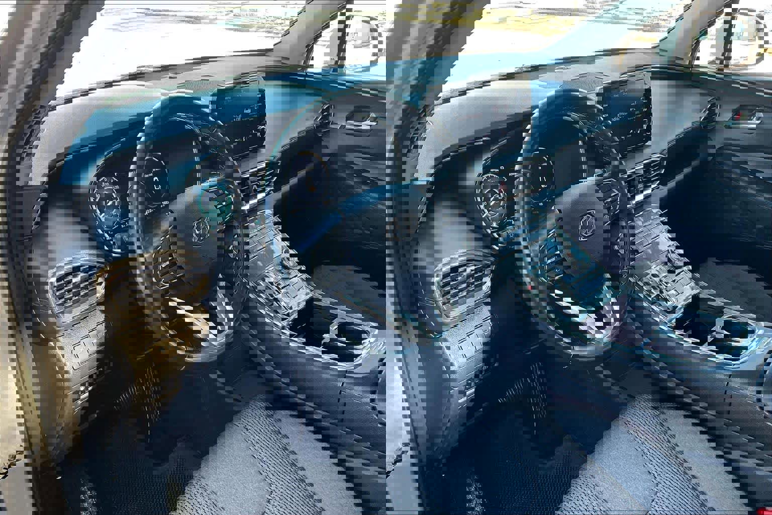 Certified 2022 Hyundai Santa Fe SEL Convenience w/ Cargo Package image 15