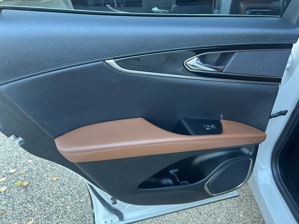 Used 2022 Lincoln Nautilus Reserve image 11