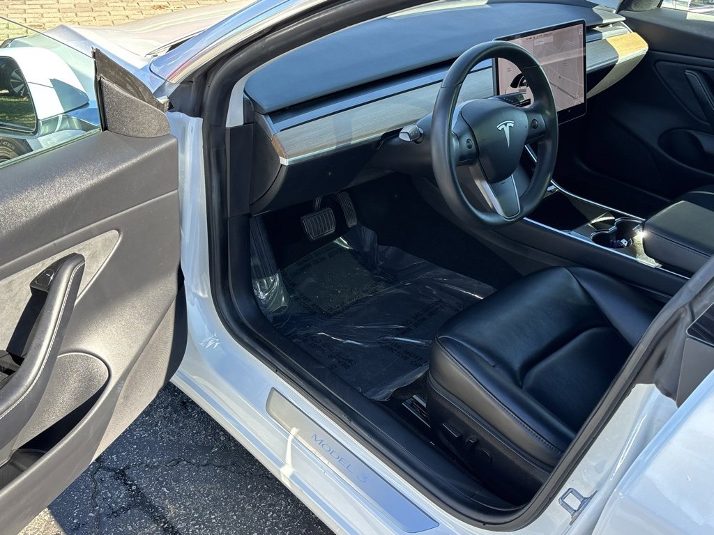 Used 2019 Tesla Model 3 Mid Range image 18