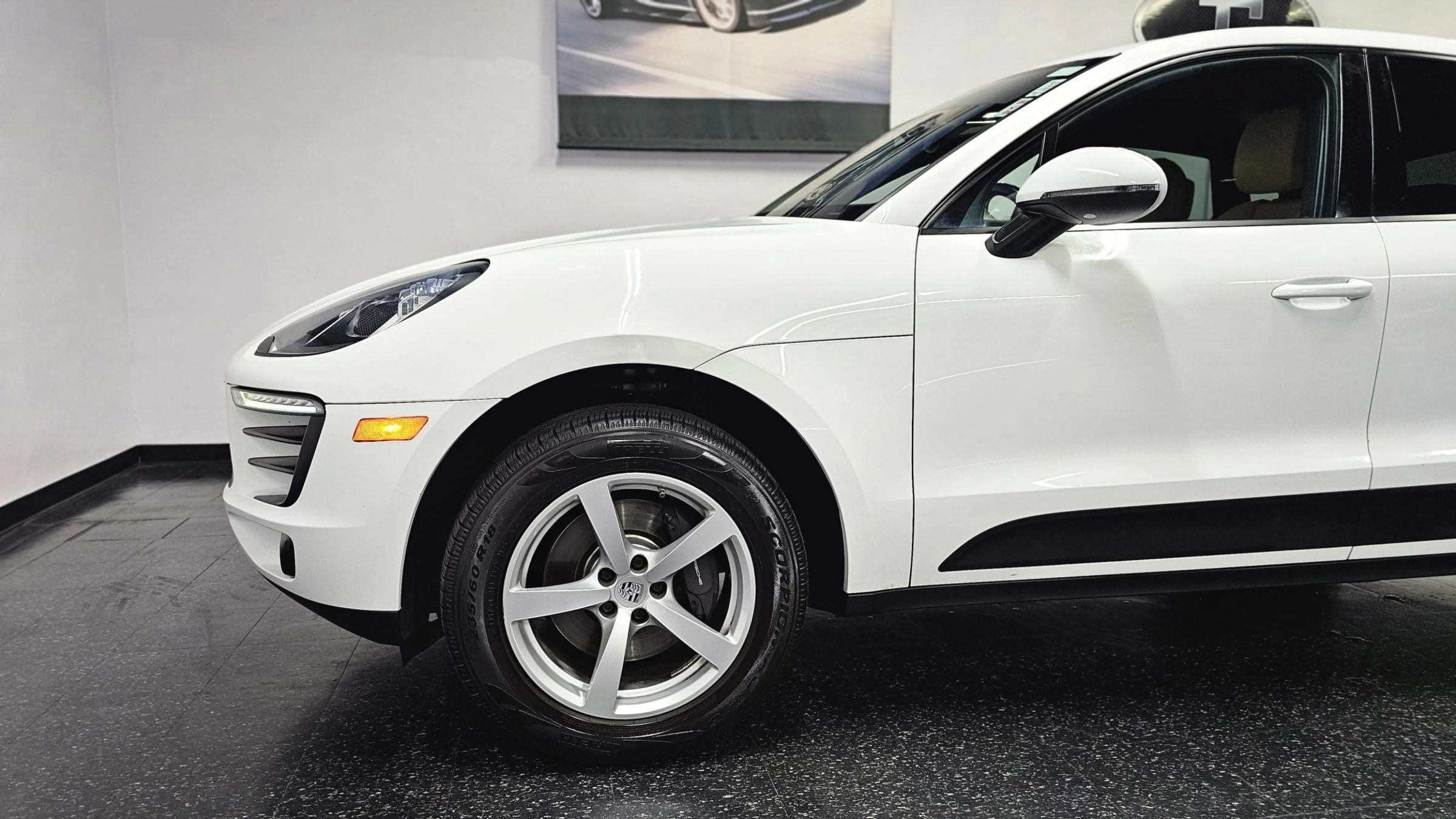 Used 2018 Porsche Macan Sport Edition AWD/4WD image 25