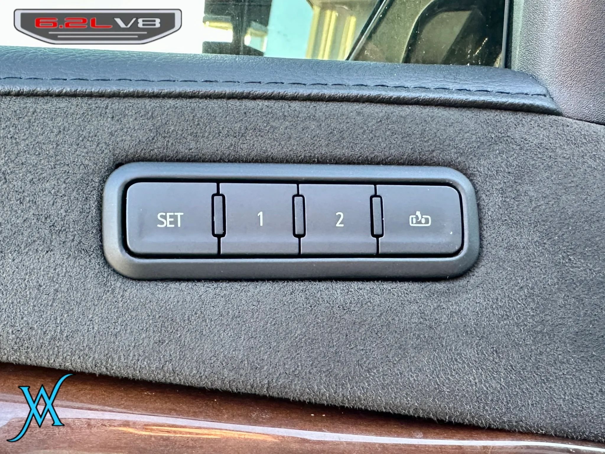 Used 2020 Cadillac Escalade Luxury AWD/4WD image 16