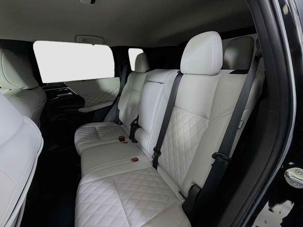 Used 2024 Mitsubishi Outlander SEL image 24