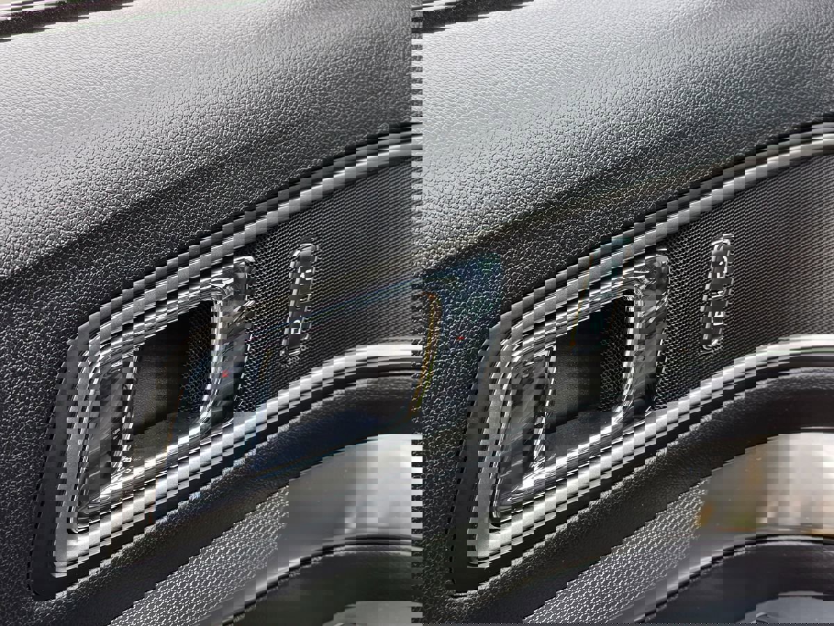 Used 2019 Ford Explorer XLT image 33