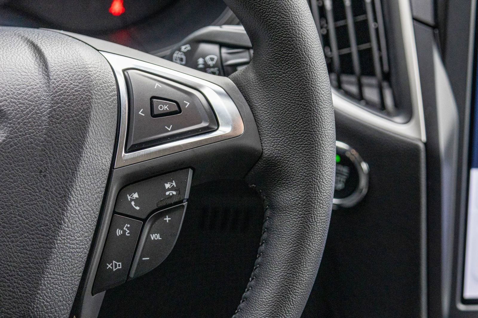 New 2024 Ford Edge SEL w/ Convenience Package image 28