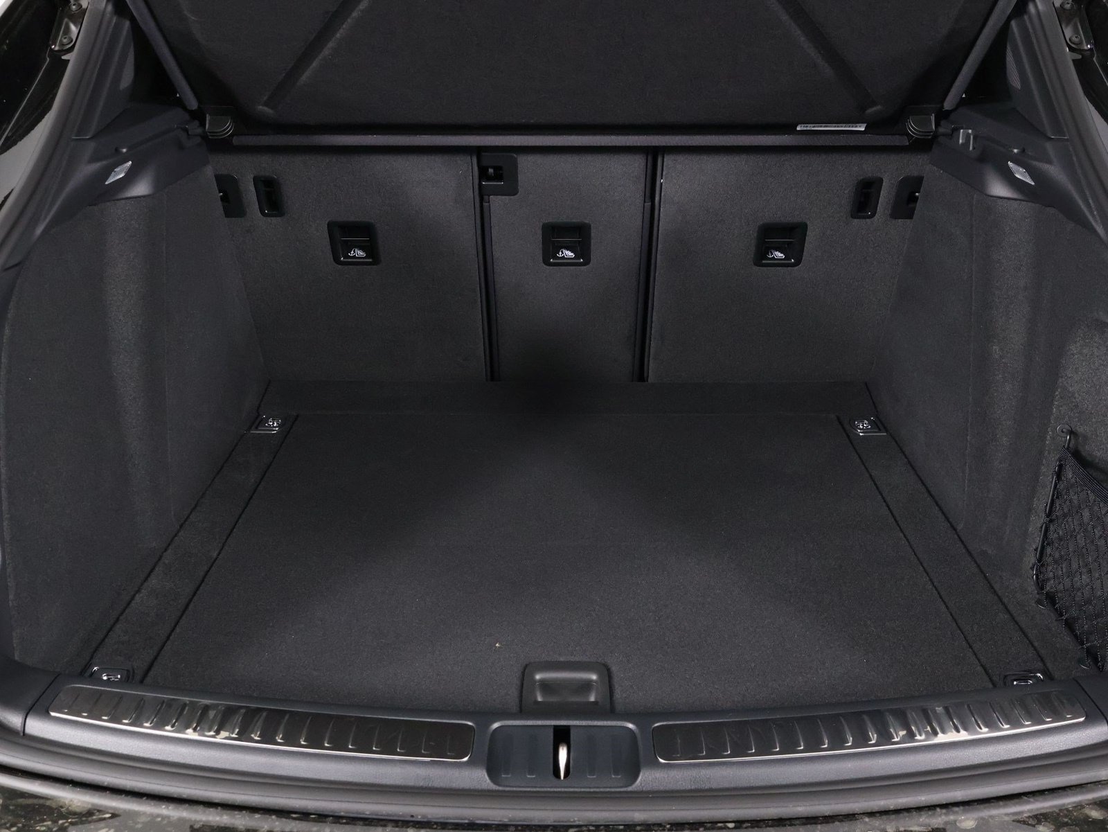 New 2026 Porsche Macan AWD/4WD image 19