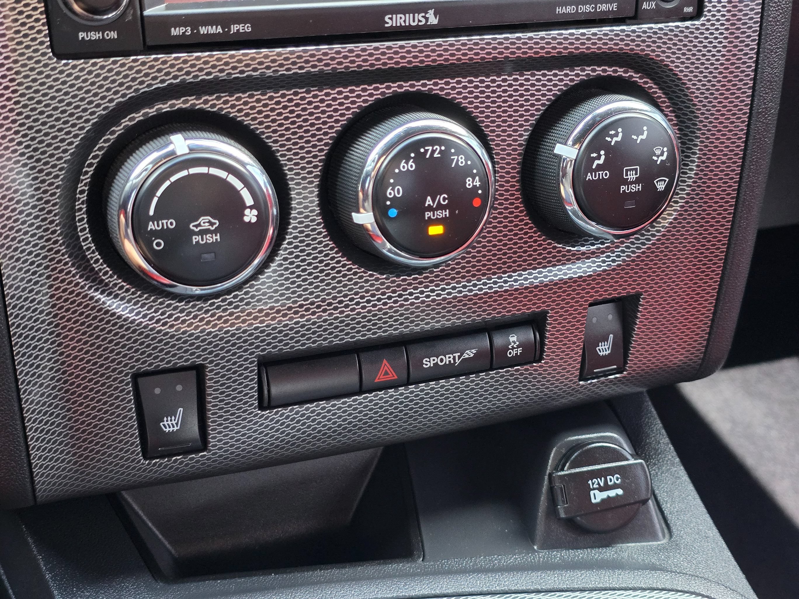 Used 2013 Dodge Challenger R/T RWD image 33