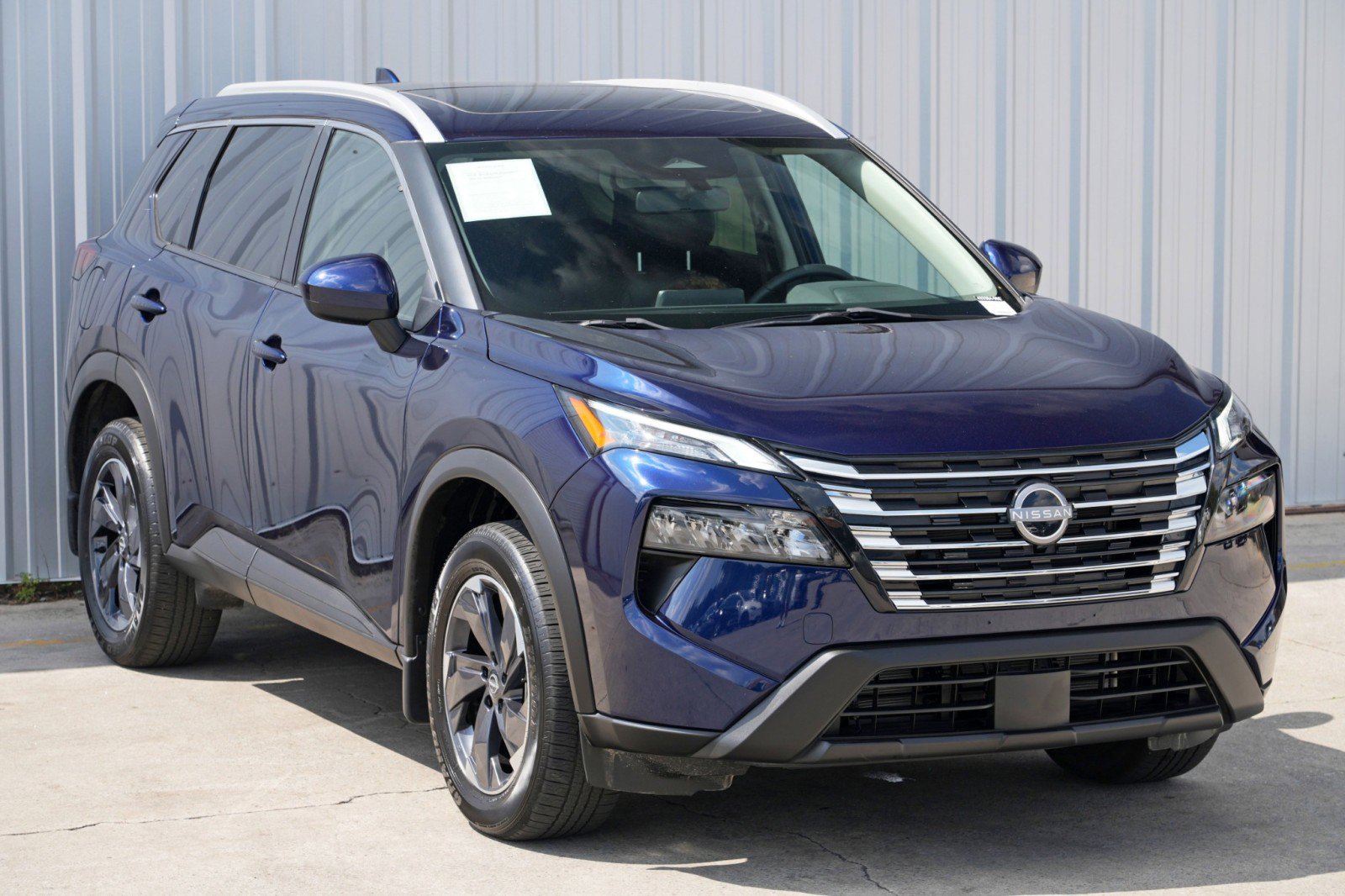 Used 2024 Nissan Rogue SV w/ SV Premium Package image 48