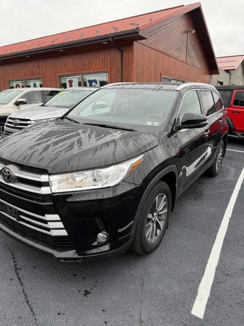 Used 2019 Toyota Highlander XLE image 2