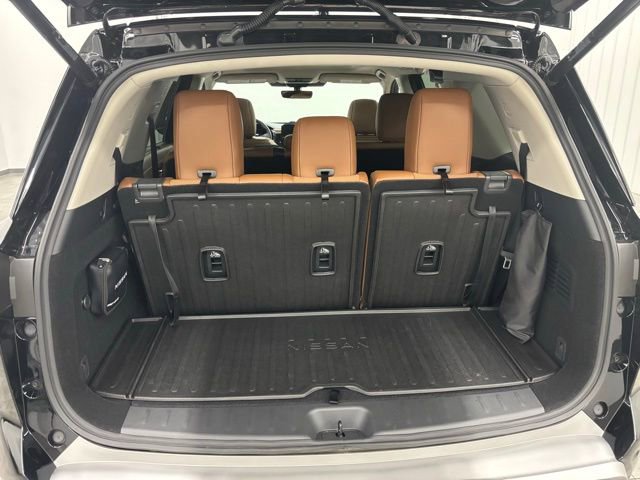 Used 2025 Nissan Pathfinder Platinum w/ Cargo Package image 8