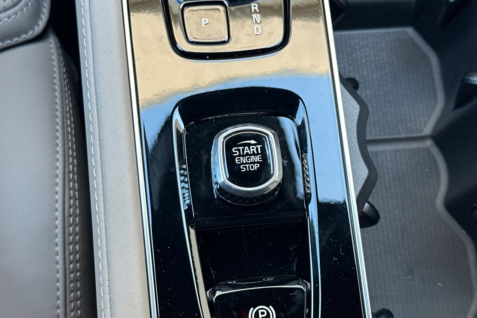 New 2026 Volvo XC90 B6 Ultra image 25