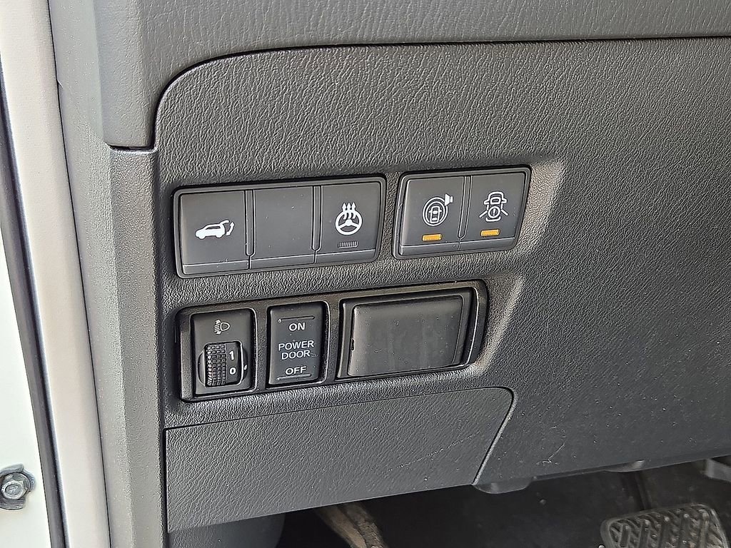 Used 2019 Nissan Armada Platinum w/ Captain's Chairs Package RWD image 26
