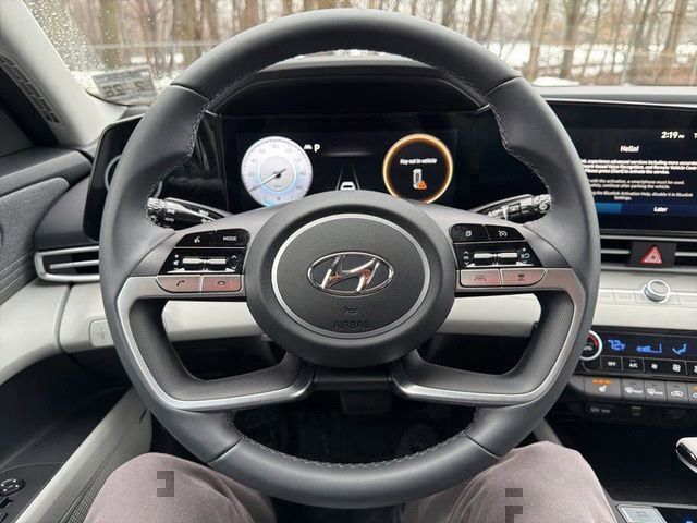 Certified 2023 Hyundai Elantra Limited w/ Cargo Package image 18