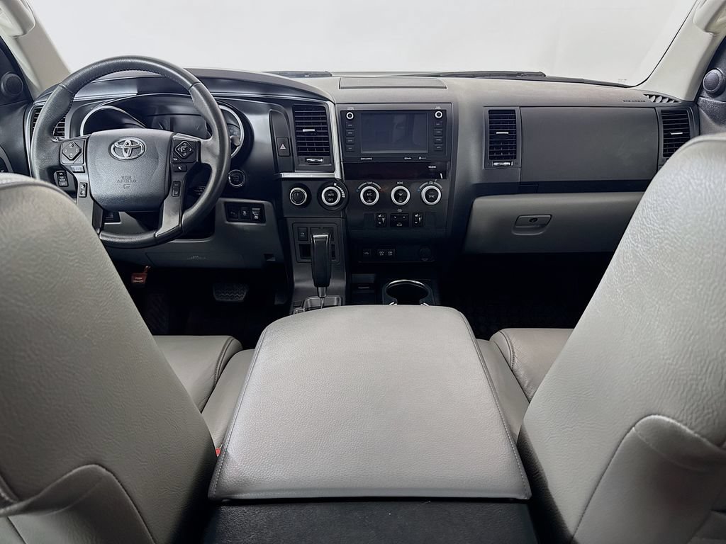 Used 2020 Toyota Sequoia Limited AWD/4WD image 3