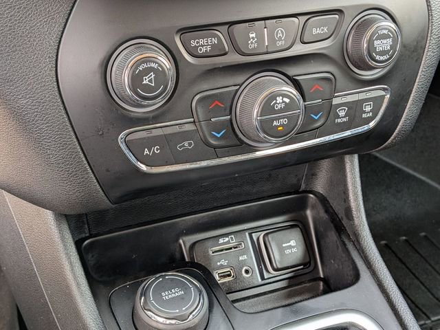 Used 2018 Jeep Cherokee Overland image 21