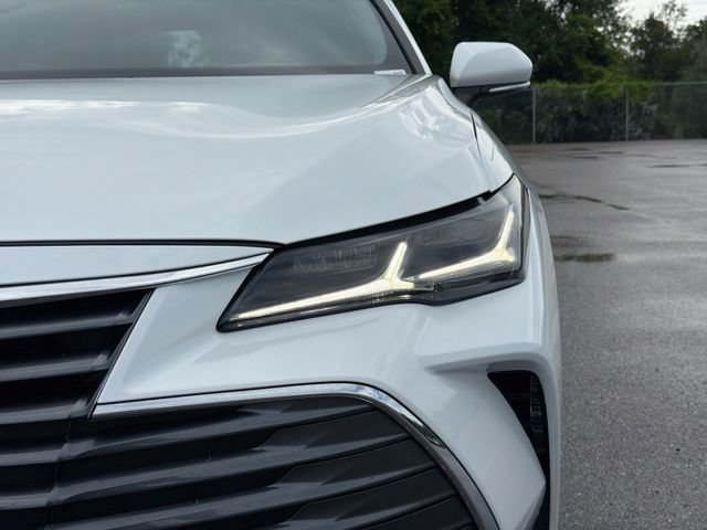 Used 2019 Toyota Avalon Limited FWD image 9