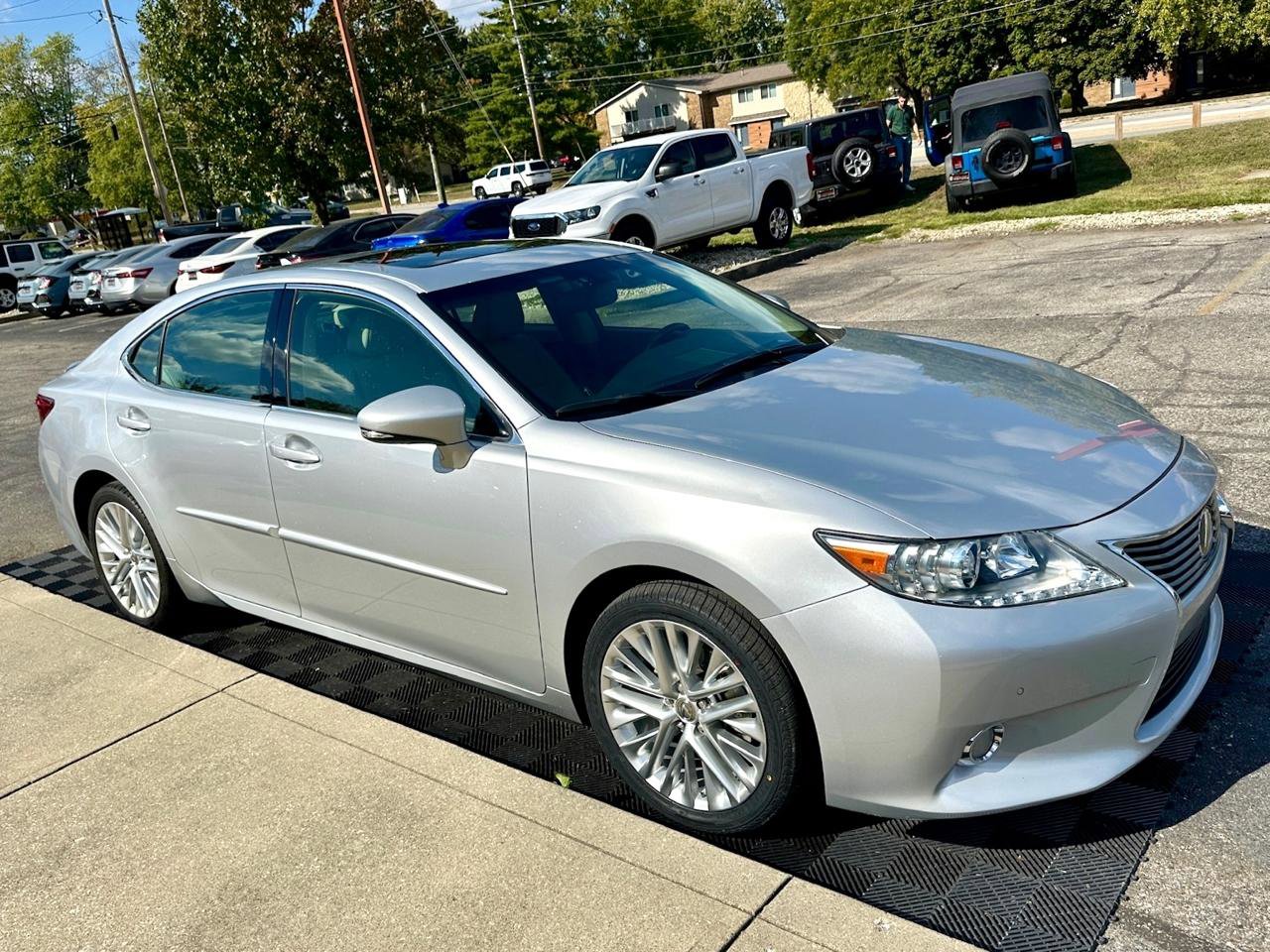 Used 2014 Lexus ES 350 w/ Premium Package image 2