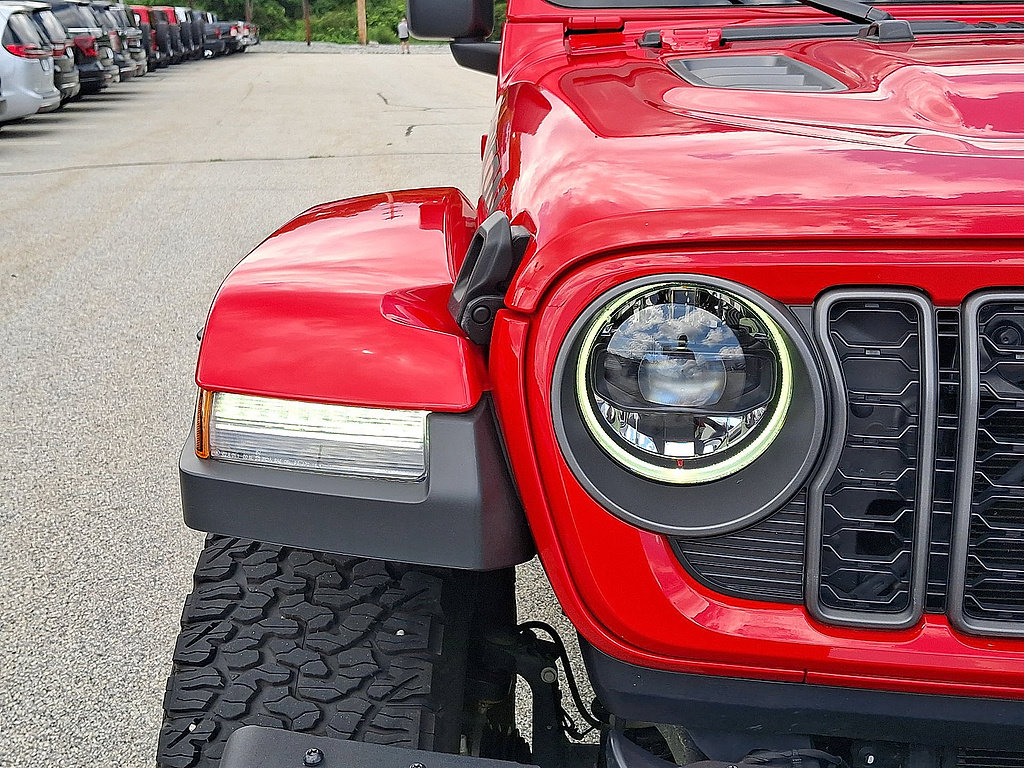 Certified 2025 Jeep Wrangler Rubicon AWD/4WD image 27