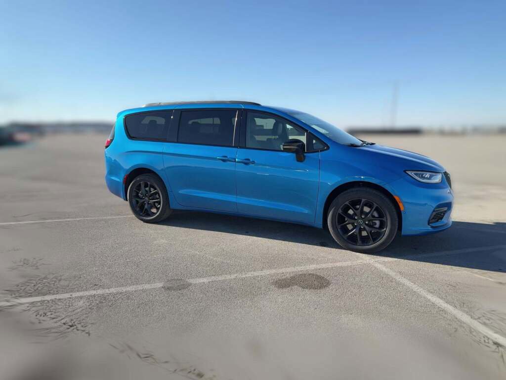 New 2026 Chrysler Pacifica Limited w/ S Appearance Package image 15