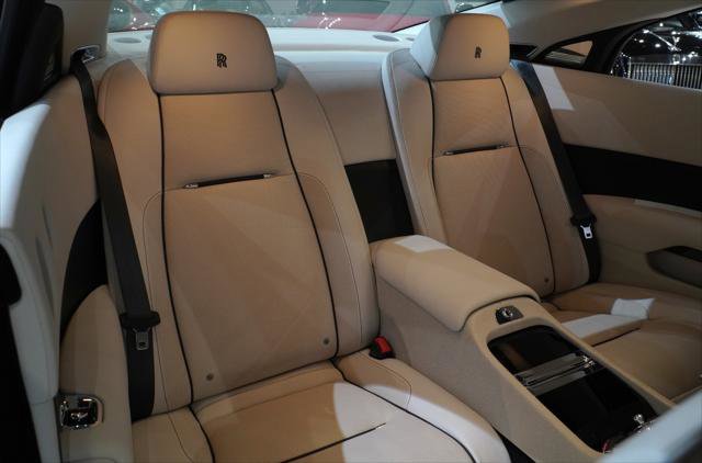 Used 2016 Rolls-Royce Wraith RWD image 31
