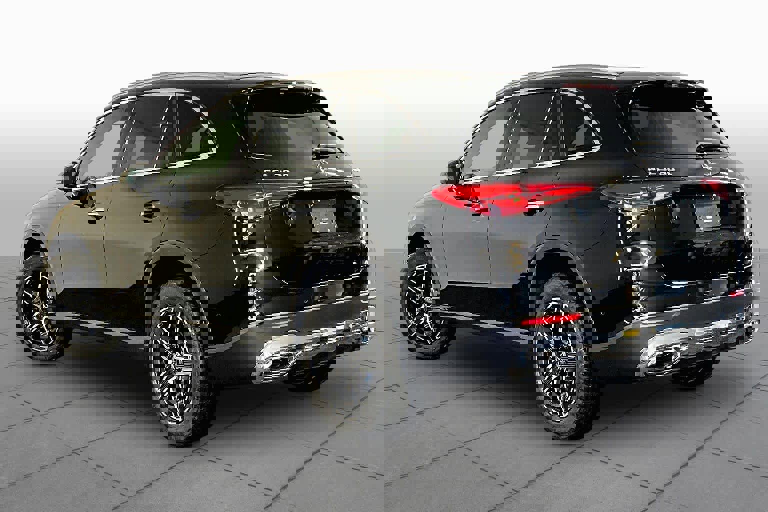 New 2026 Mercedes-Benz GLC 300 4MATIC image 3