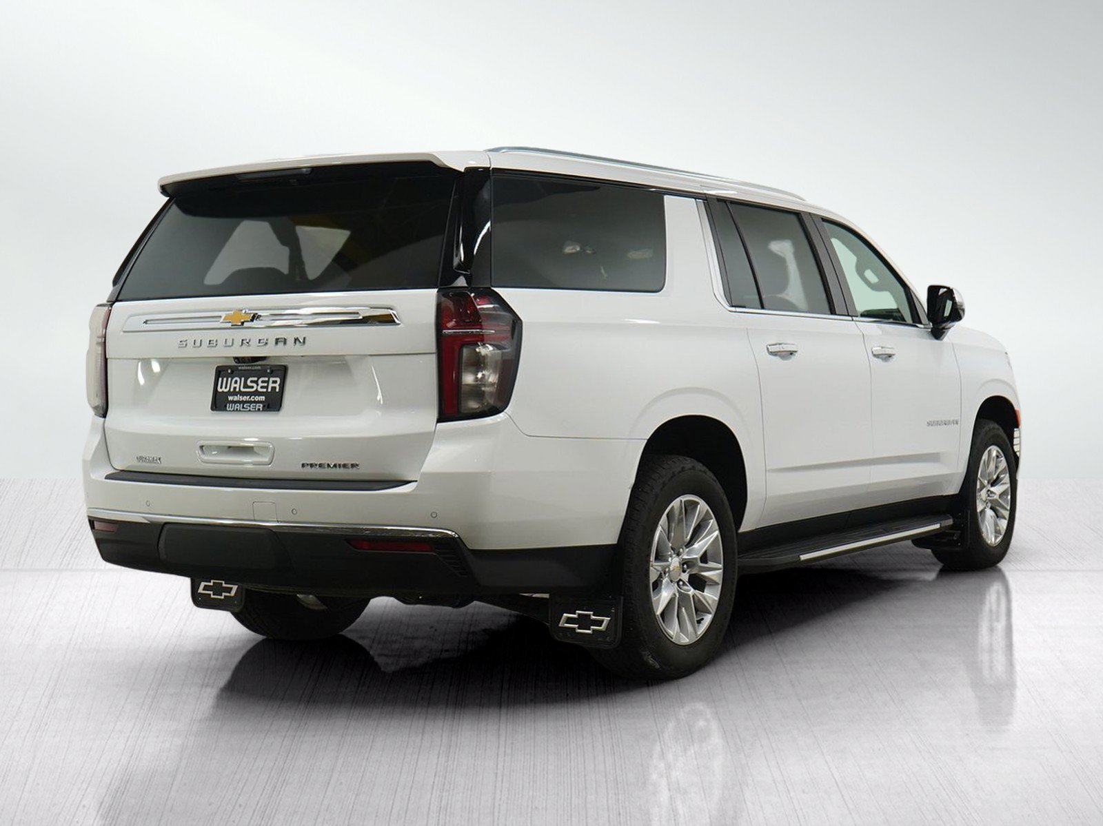 Used 2024 Chevrolet Suburban Premier AWD/4WD image 5