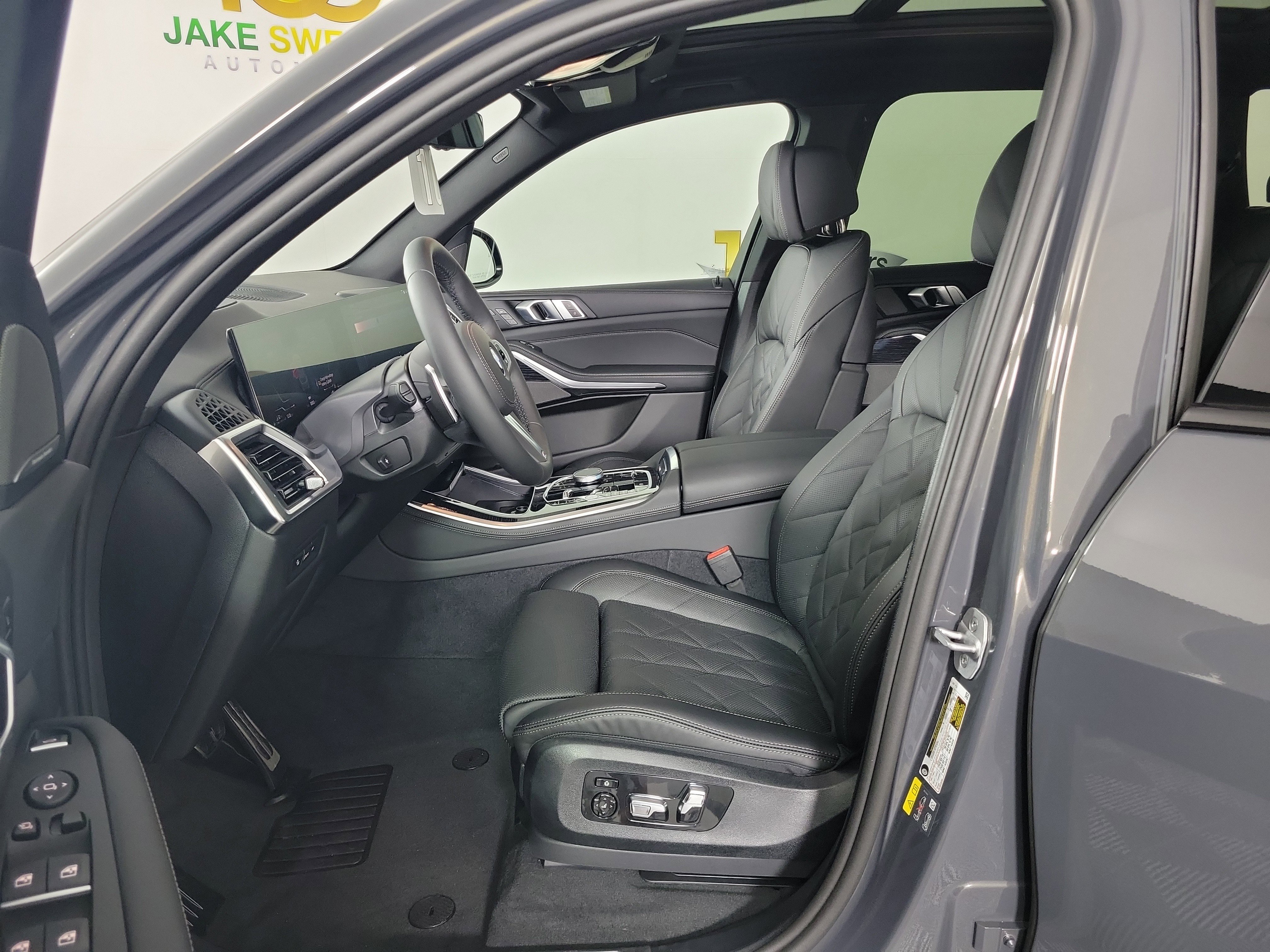 New 2026 BMW X5 xDrive50e AWD/4WD image 9