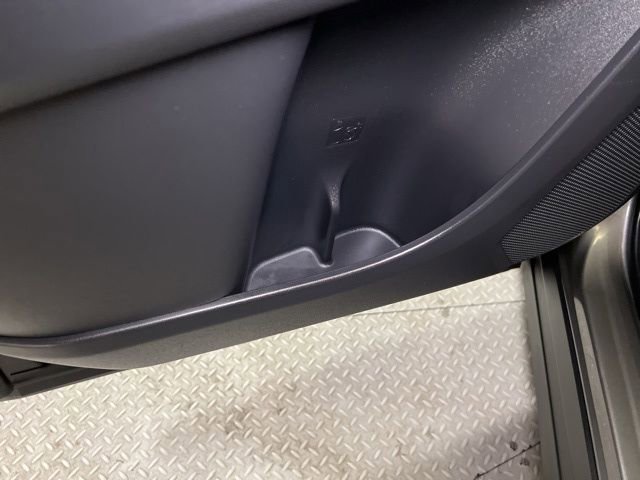 Used 2023 Subaru Solterra Limited image 59