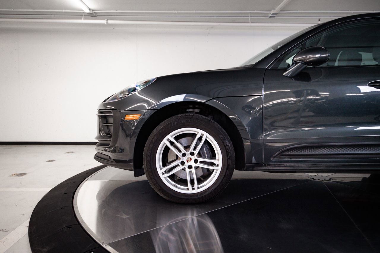 Certified 2024 Porsche Macan image 11