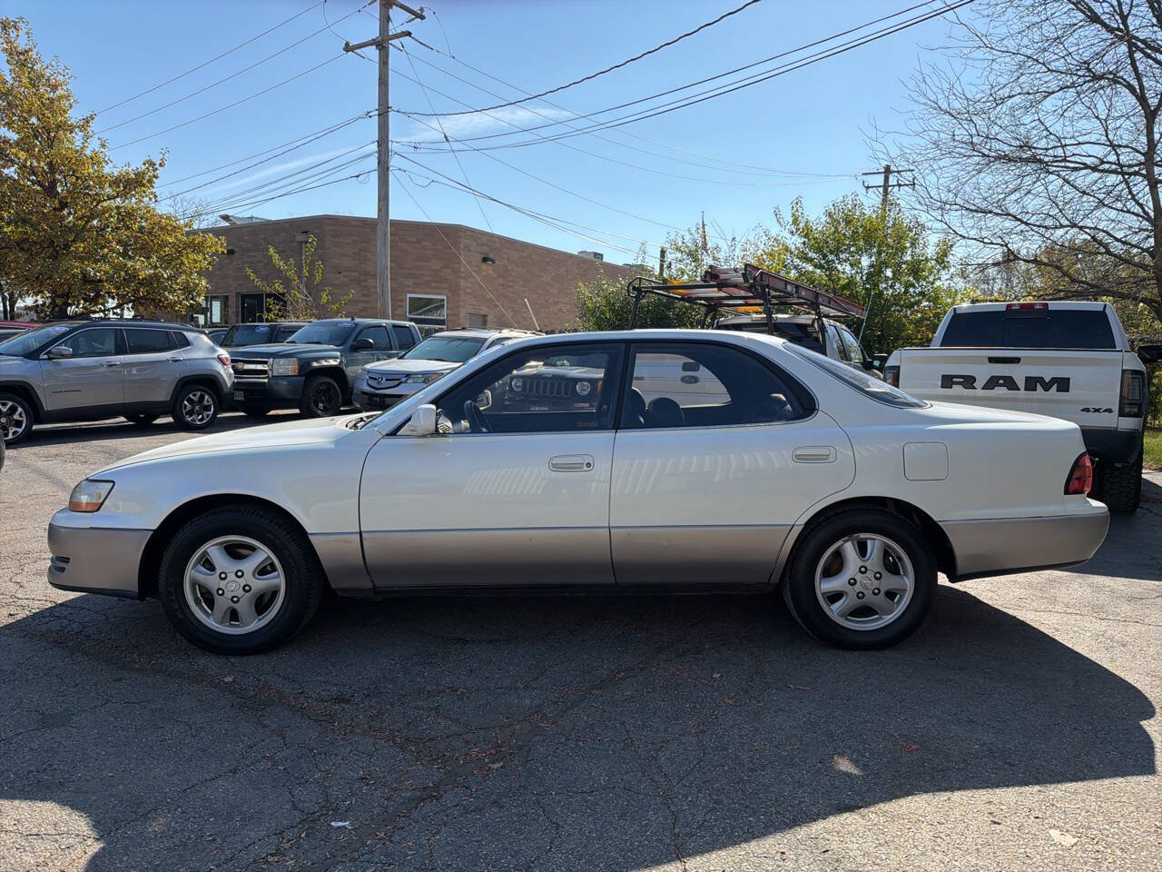 Used 1992 Lexus ES 330 FWD image 2