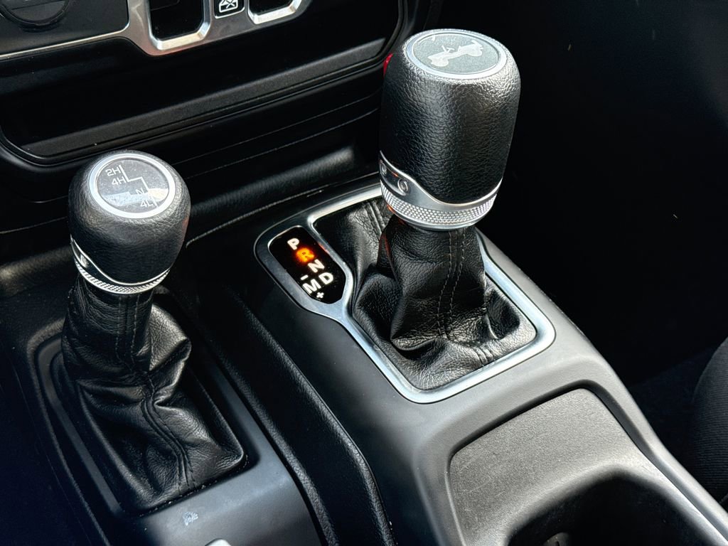 Used 2023 Jeep Wrangler Sport S image 28