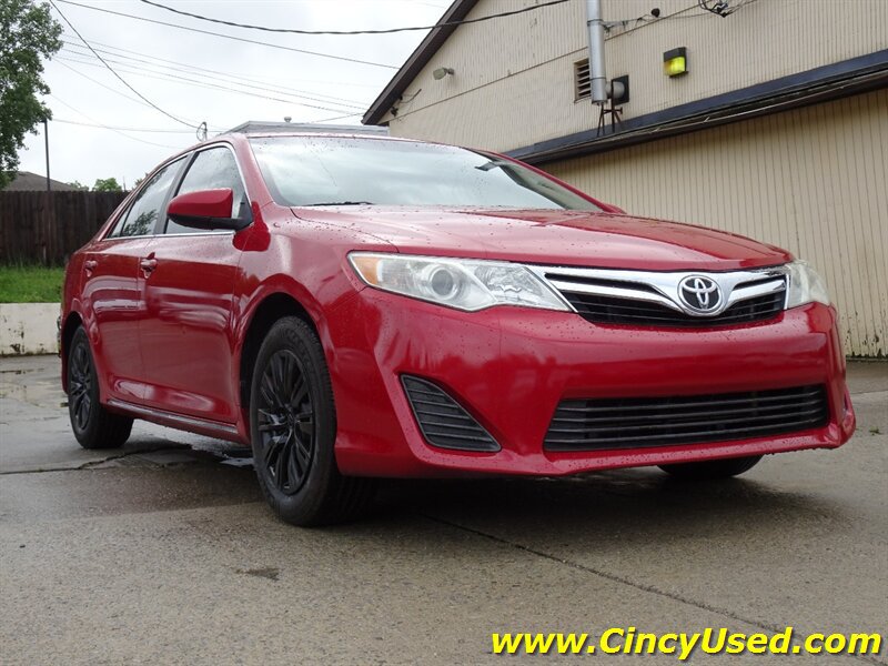 Used 2012 Toyota Camry LE FWD image 4