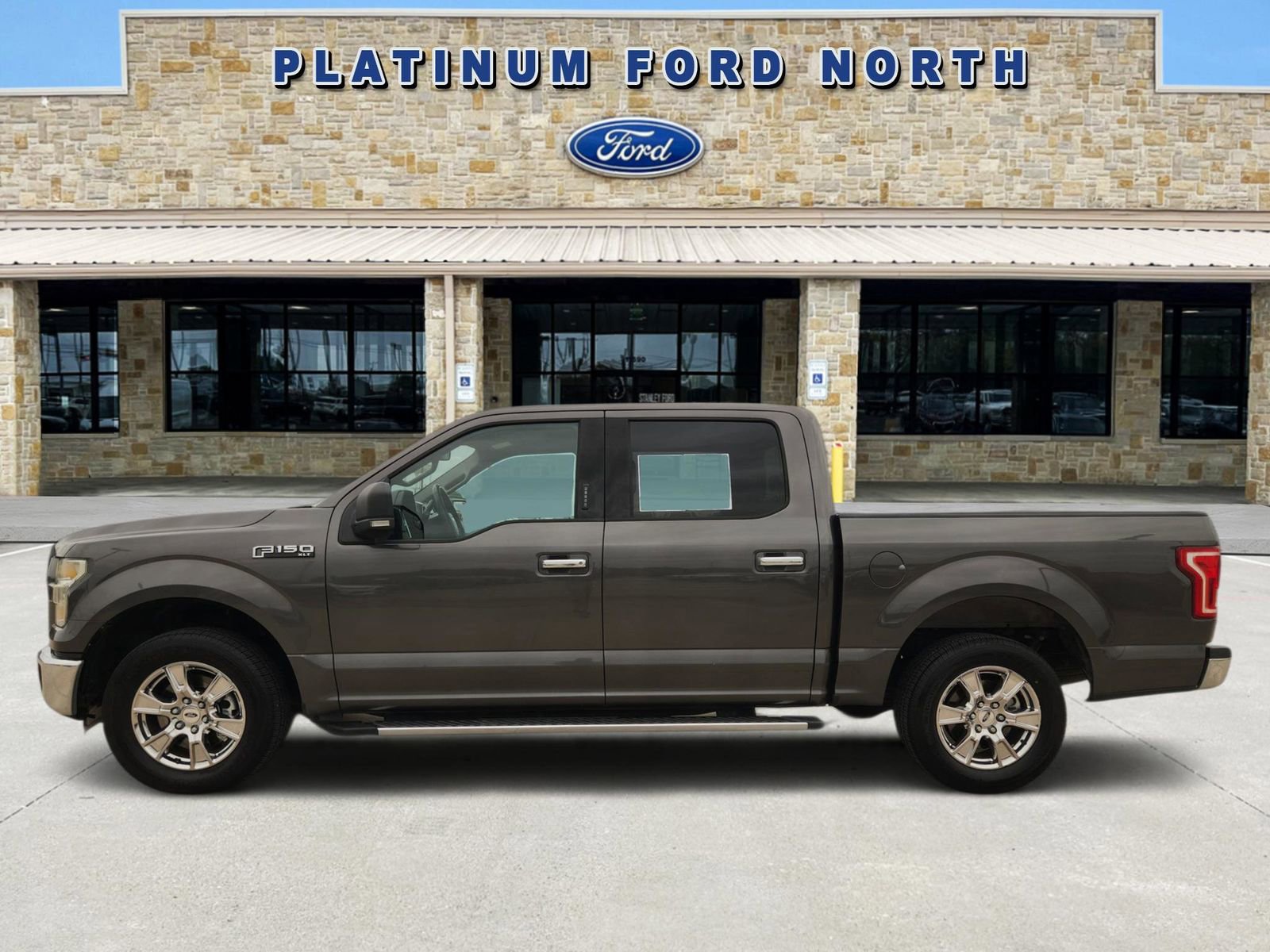 Used 2016 Ford F150 XLT w/ Equipment Group 301A Mid RWD image 3