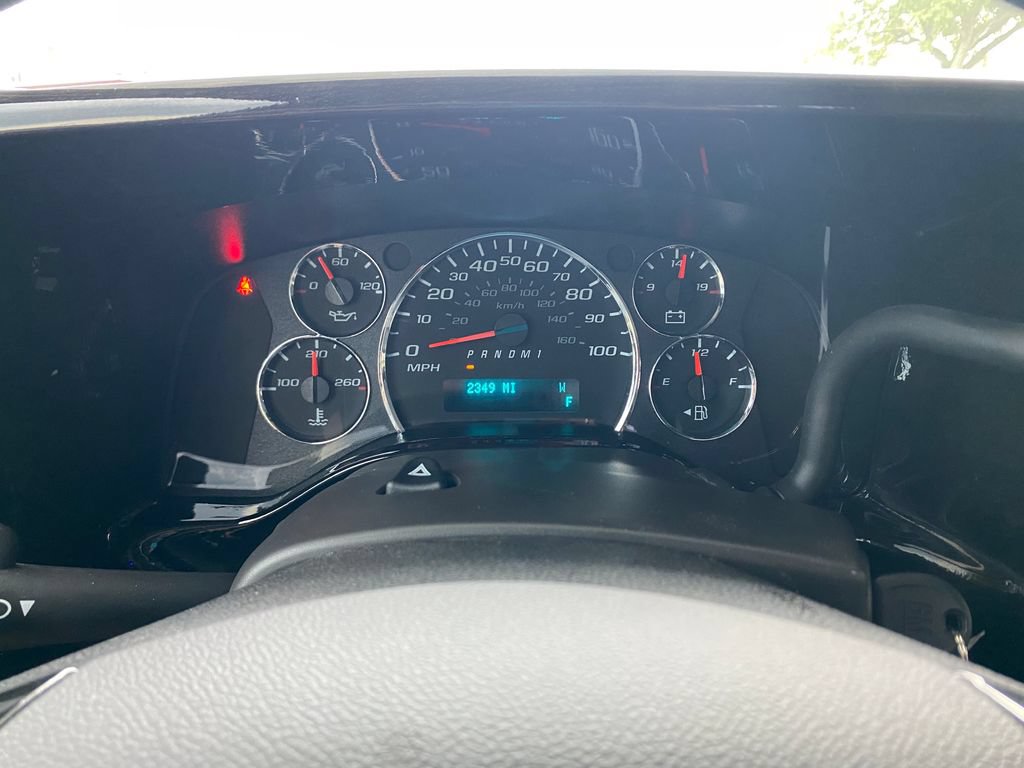 Used 2025 Chevrolet Express 2500 Extended w/ Driver Convenience Package RWD image 34