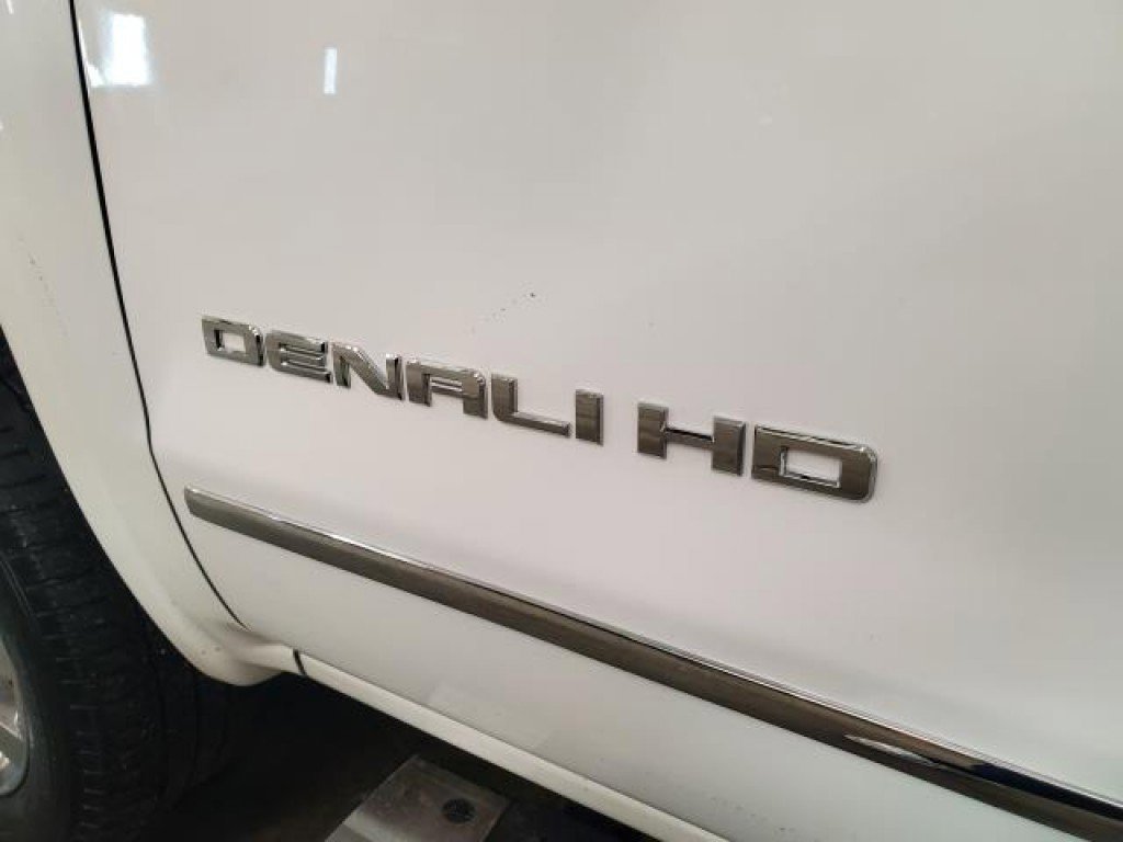 Used 2017 GMC Sierra 2500 Denali w/ Duramax Plus Package image 6