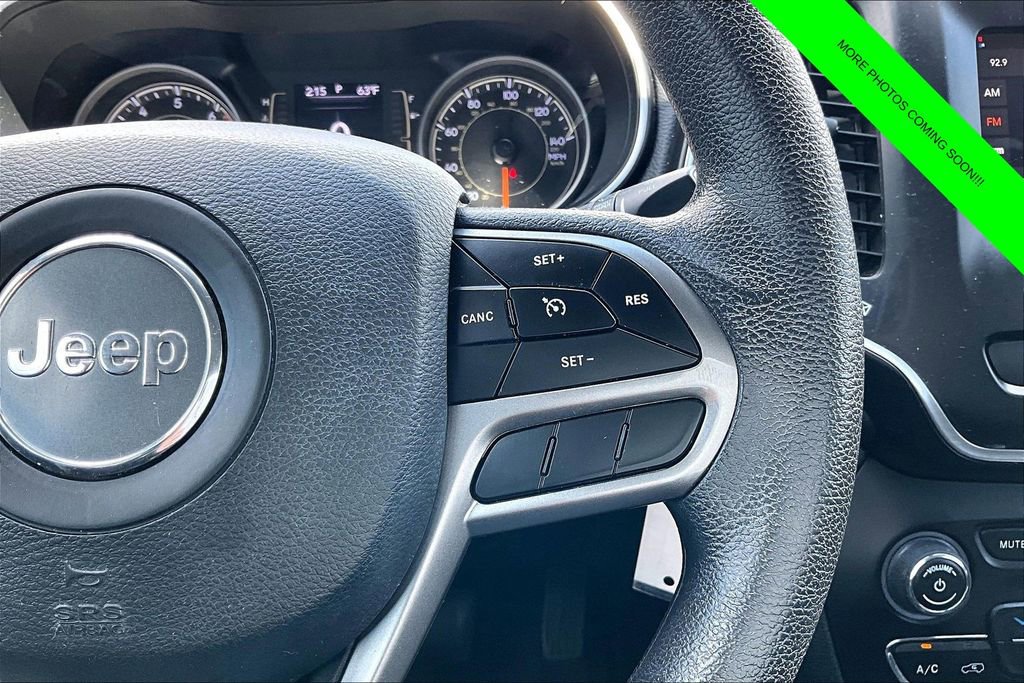 Used 2019 Jeep Cherokee Latitude w/ Popular Appearance Group AWD/4WD image 19